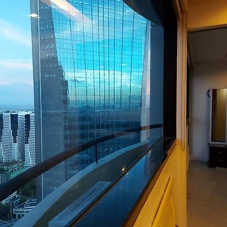 Family Staycation With Pool Manila Exteriör bild