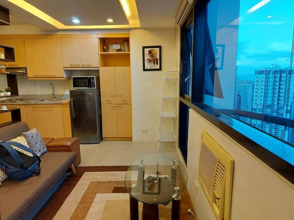 Family Staycation With Pool Manila Exteriör bild